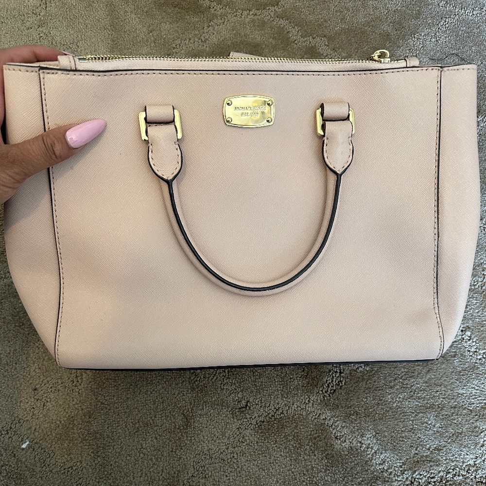 Michael Kors Medium Tote in blushing pink